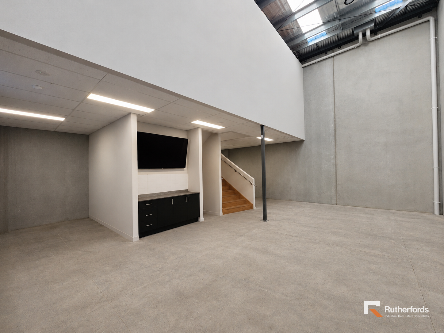 FUNCTIONAL OFFICE WAREHOUSE