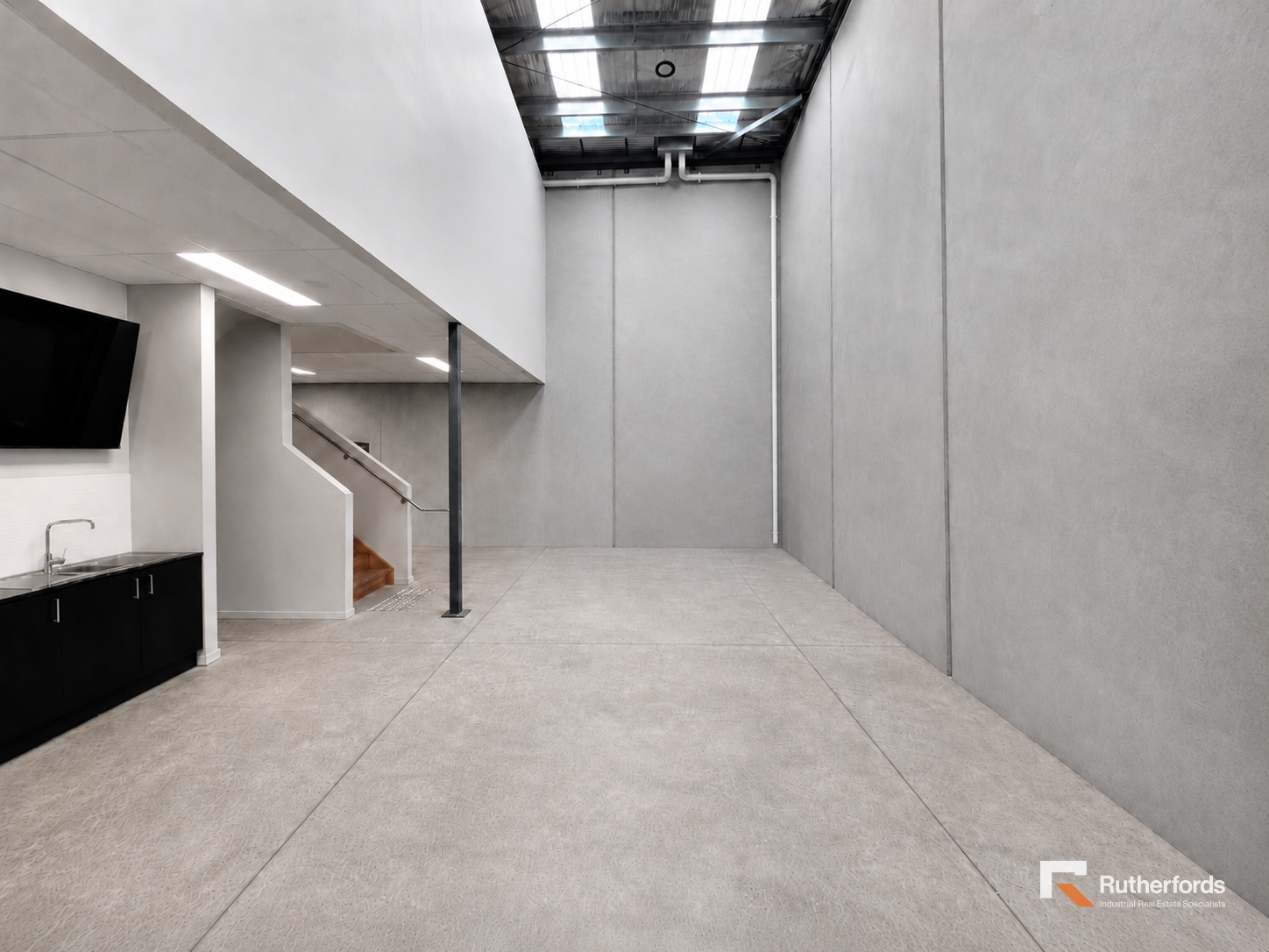 FUNCTIONAL OFFICE WAREHOUSE