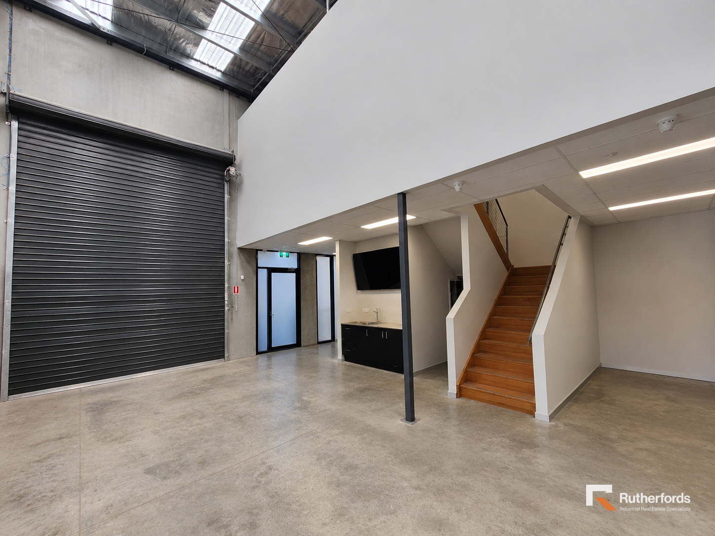 FUNCTIONAL OFFICE WAREHOUSE