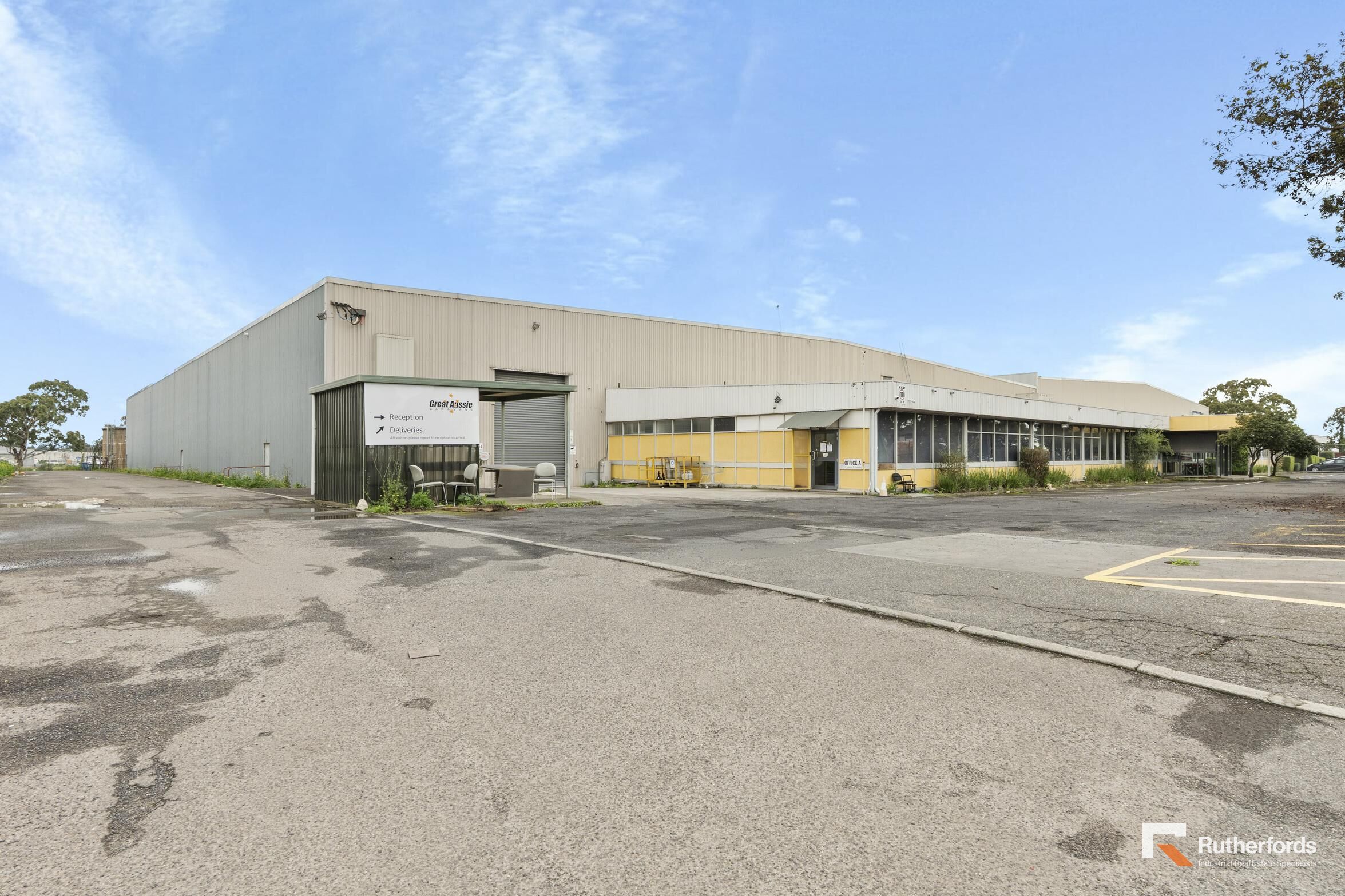 50% RENT FOR 6 MONTHS | 5,636m DISTRIBUTION CENTRE