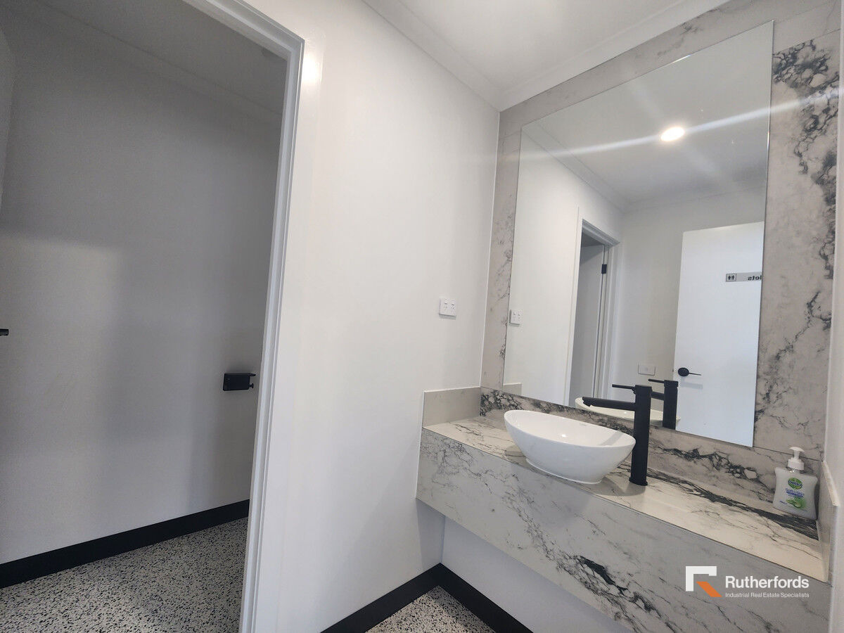PRIME LOCATION - Near Melbourne Airport!