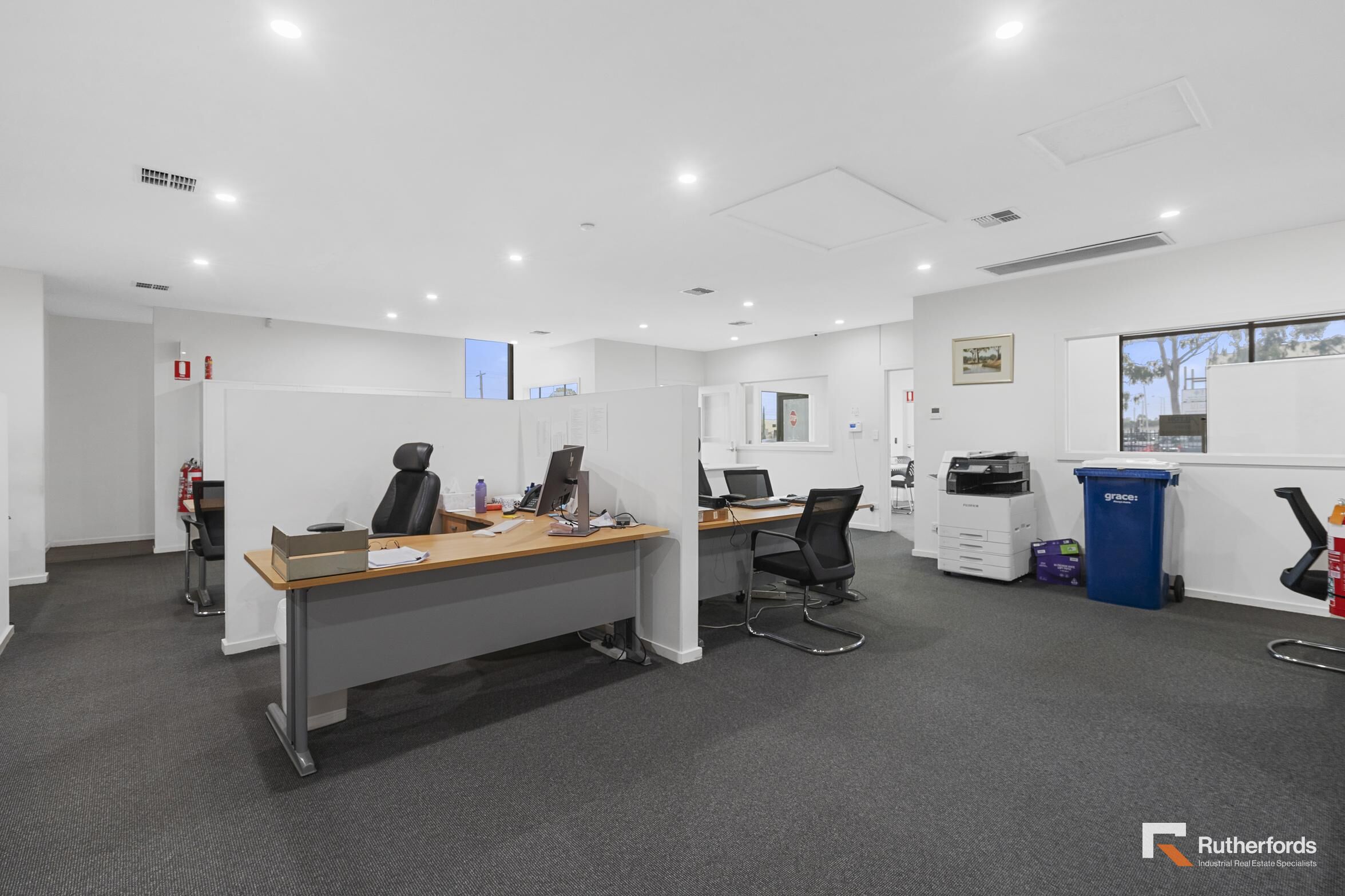 Main Road Opportunity!