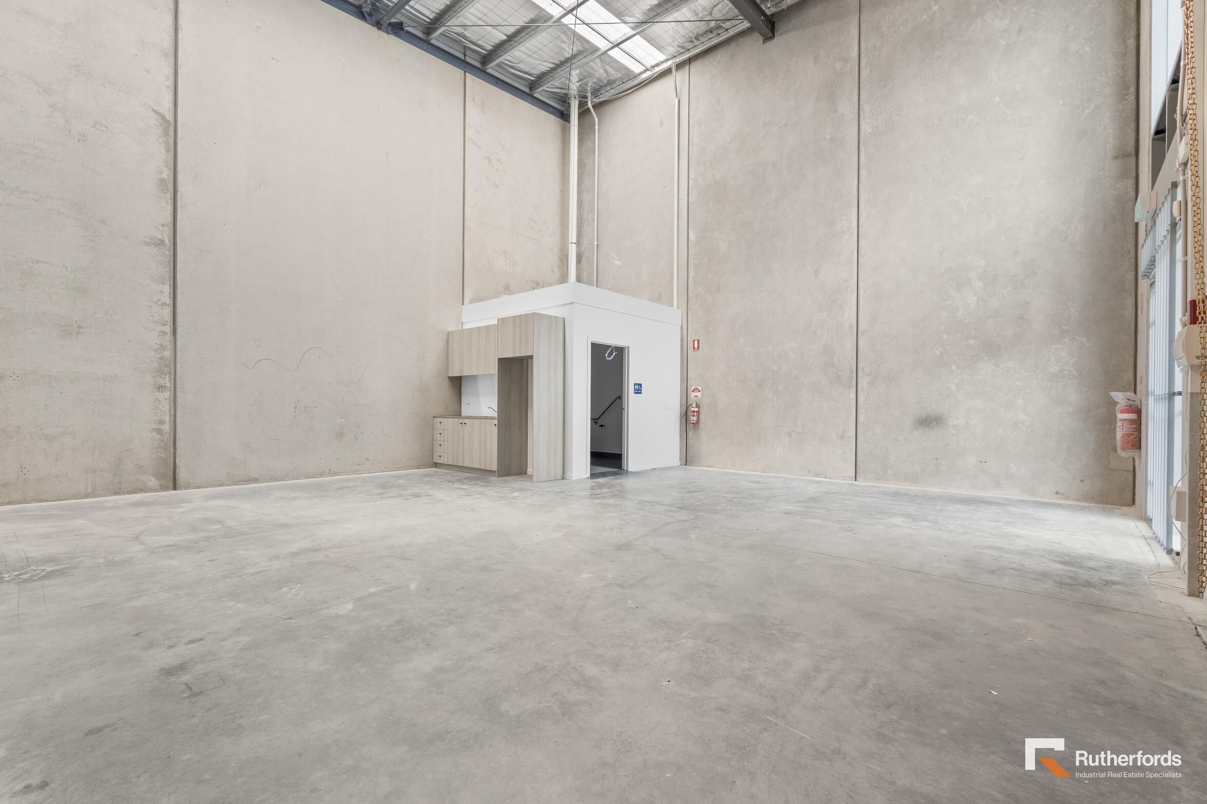 PRIME WAREHOUSE OPPORTUNITY IN EPPING