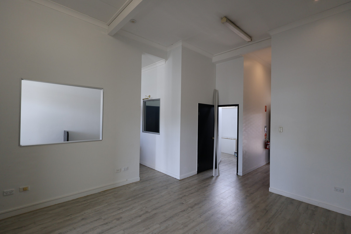 Prime 72sqm of Retail/Medical/Office Directly Opposite Kenmore Village Shopping Centre