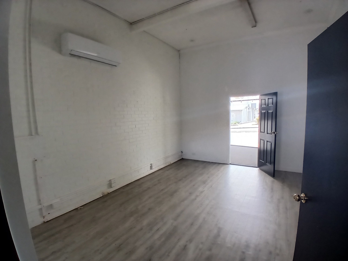 Prime 72sqm of Retail/Medical/Office Directly Opposite Kenmore Village Shopping Centre