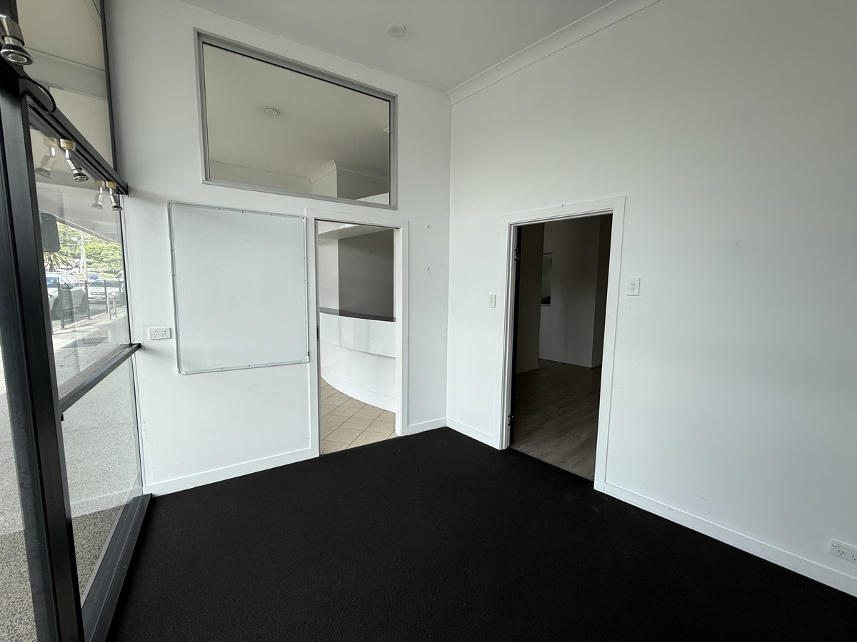 Prime 72sqm of Retail/Medical/Office Directly Opposite Kenmore Village Shopping Centre