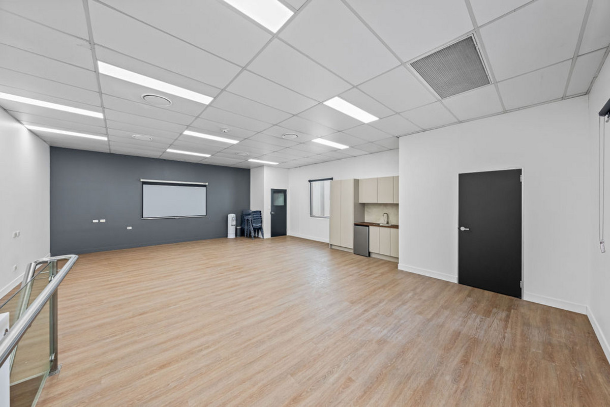 100% Leased Investment. 460sqm* of Warehouse/Office/ Showroom Space. 6 exclusive car spaces.