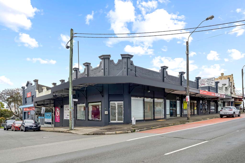 PROMINENT CORNER POSITION ON PARRAMATTA RD