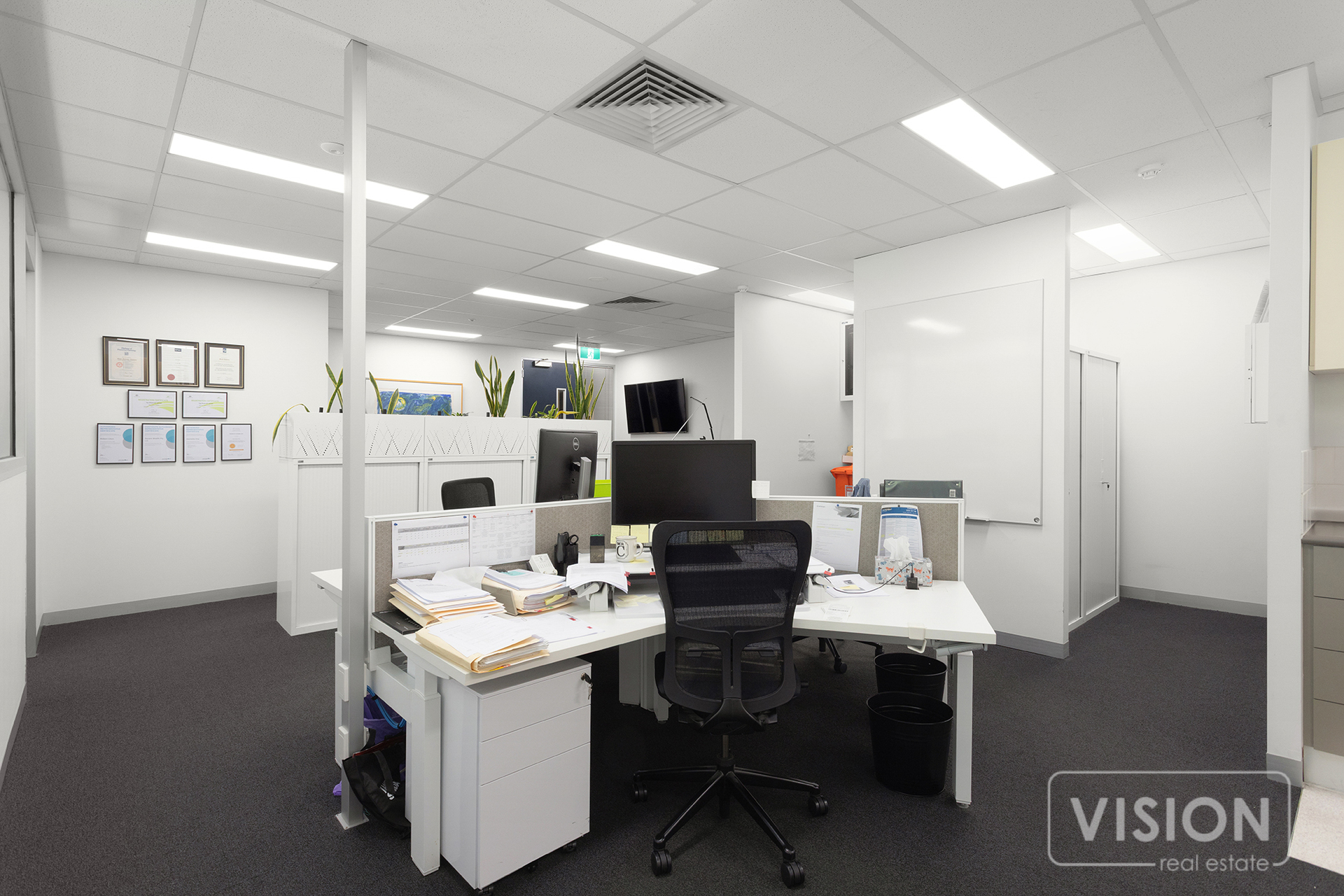 LIGHT FILLED OFFICE WITH 4x CAR PARKS