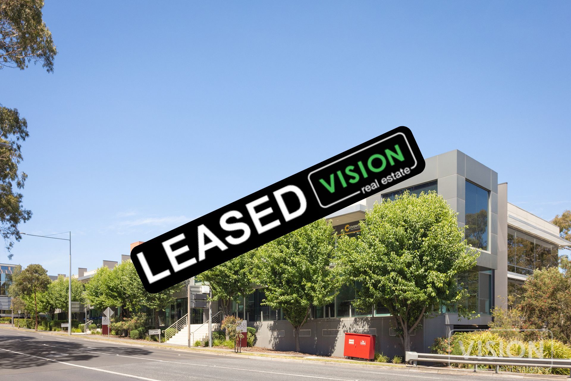 LIGHT FILLED OFFICE WITH 4x CAR PARKS