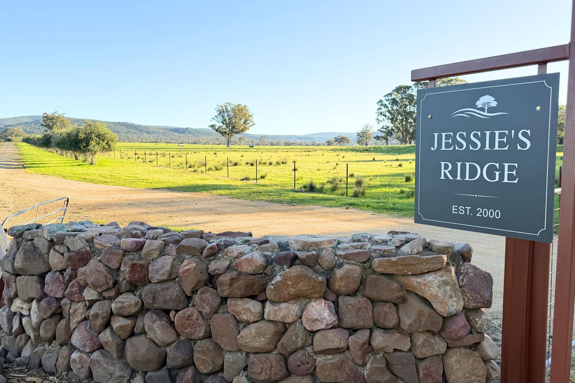 MULTI-GENERATIONAL RURAL ESTATE
Three Titles  Three Perpetual Dwelling Entitlements  Approved DA for Two Additional Homes