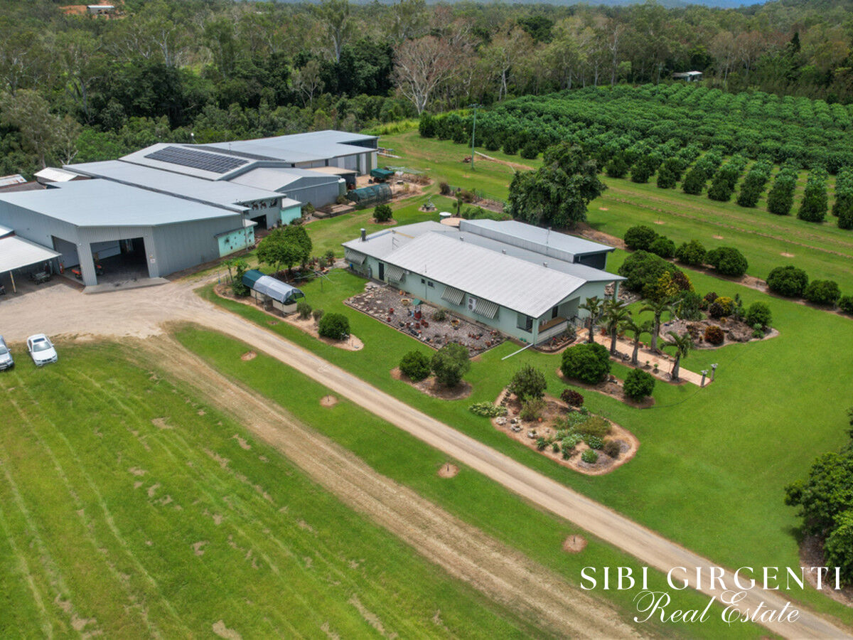 A Rare Blend of Horticultural Excellence and Country Living