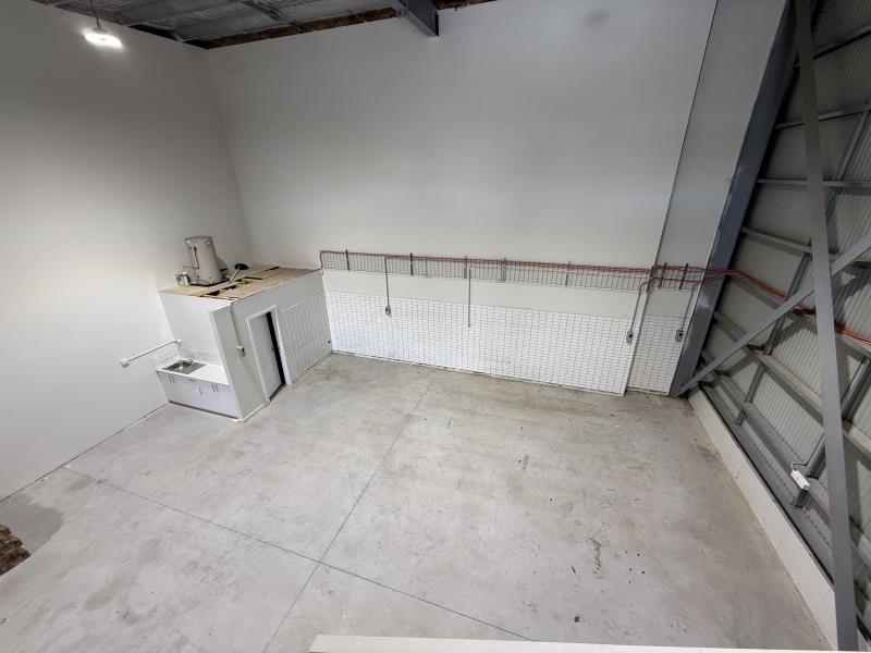 Prime Industrial Unit with Gas and 3 Phase Power!