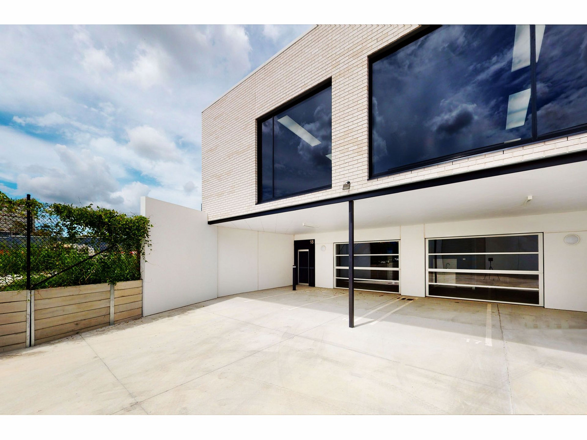 Medical Investment - Tilt Slab Office/Warehouse