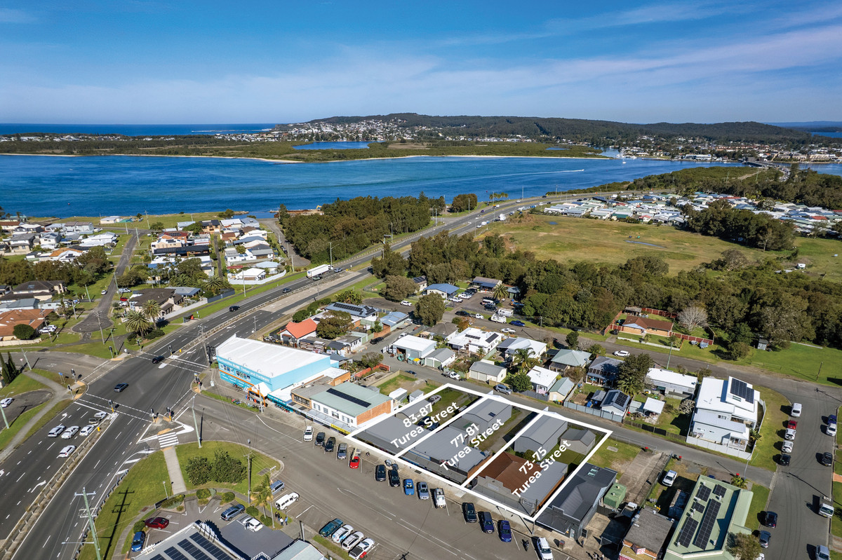 Lakeside investment with diversified income & development upside
