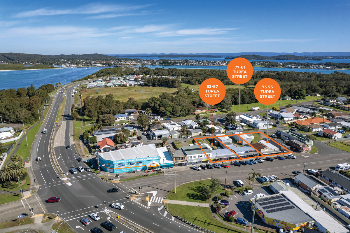 Lakeside investment with diversified income & development upside