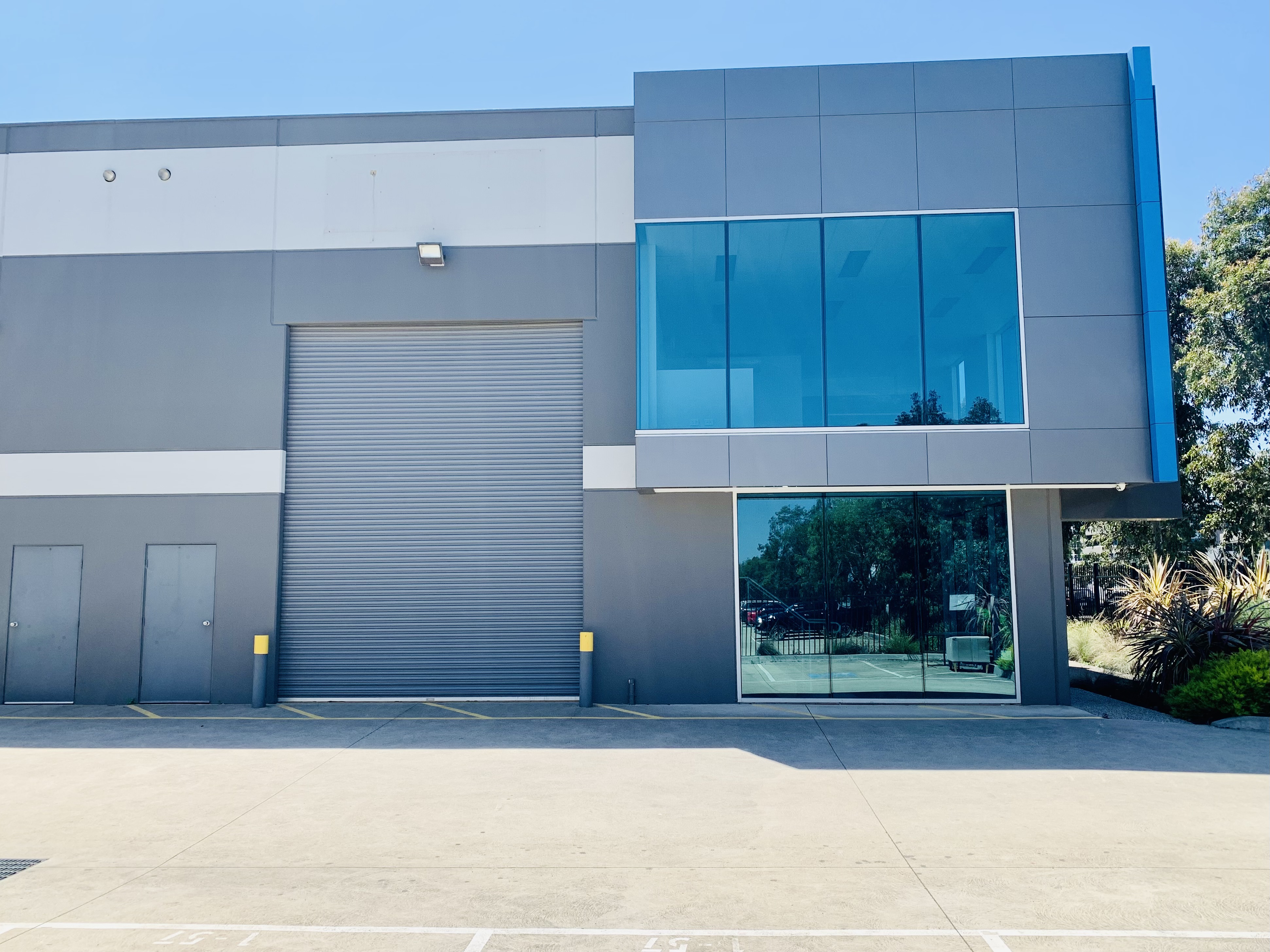 Premium Quality Warehouse with Frontage