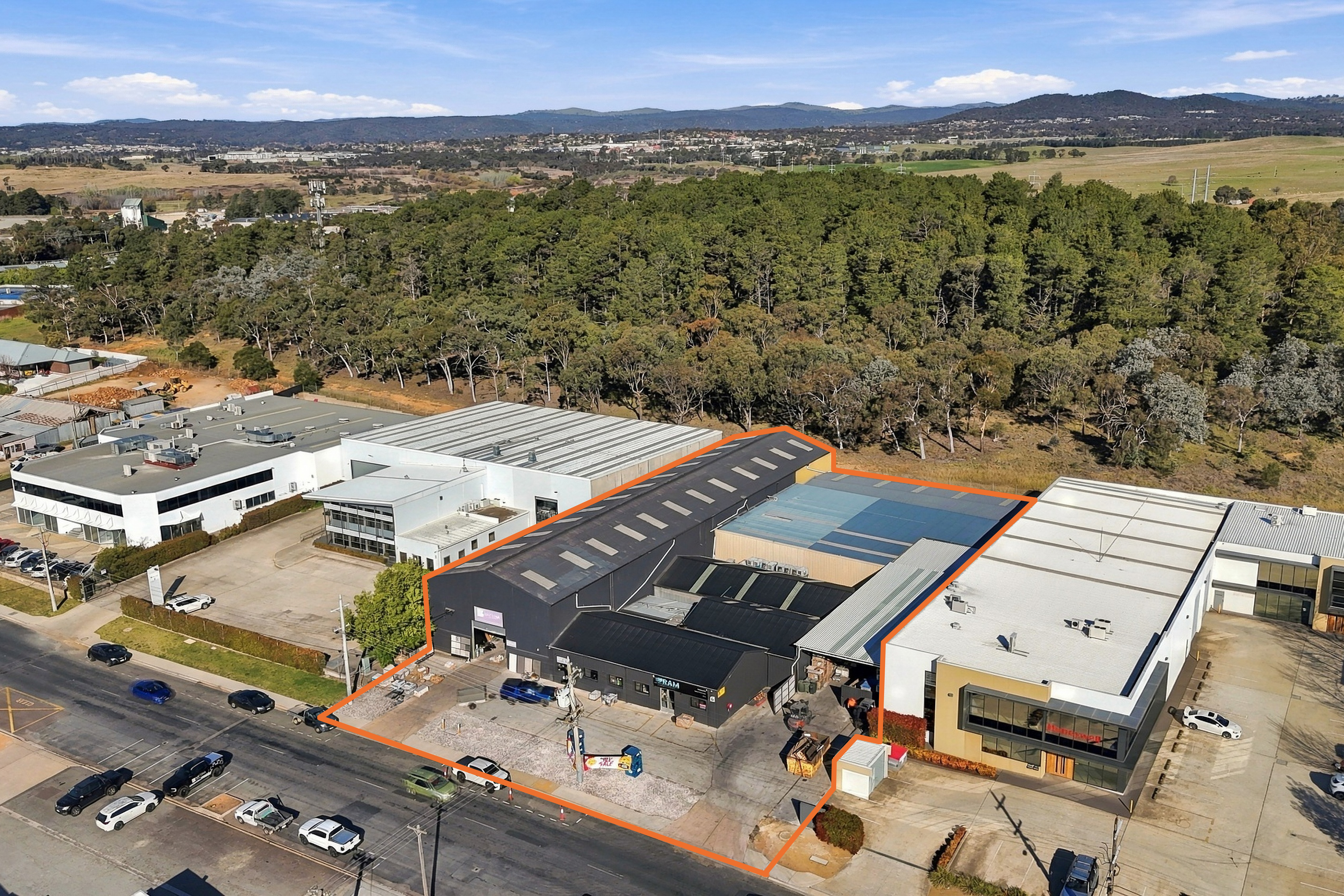 Large Standalone Warehouse - For lease