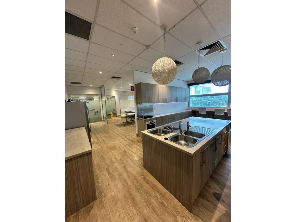 From 500 m2 to 1700 m2 with Fitout
