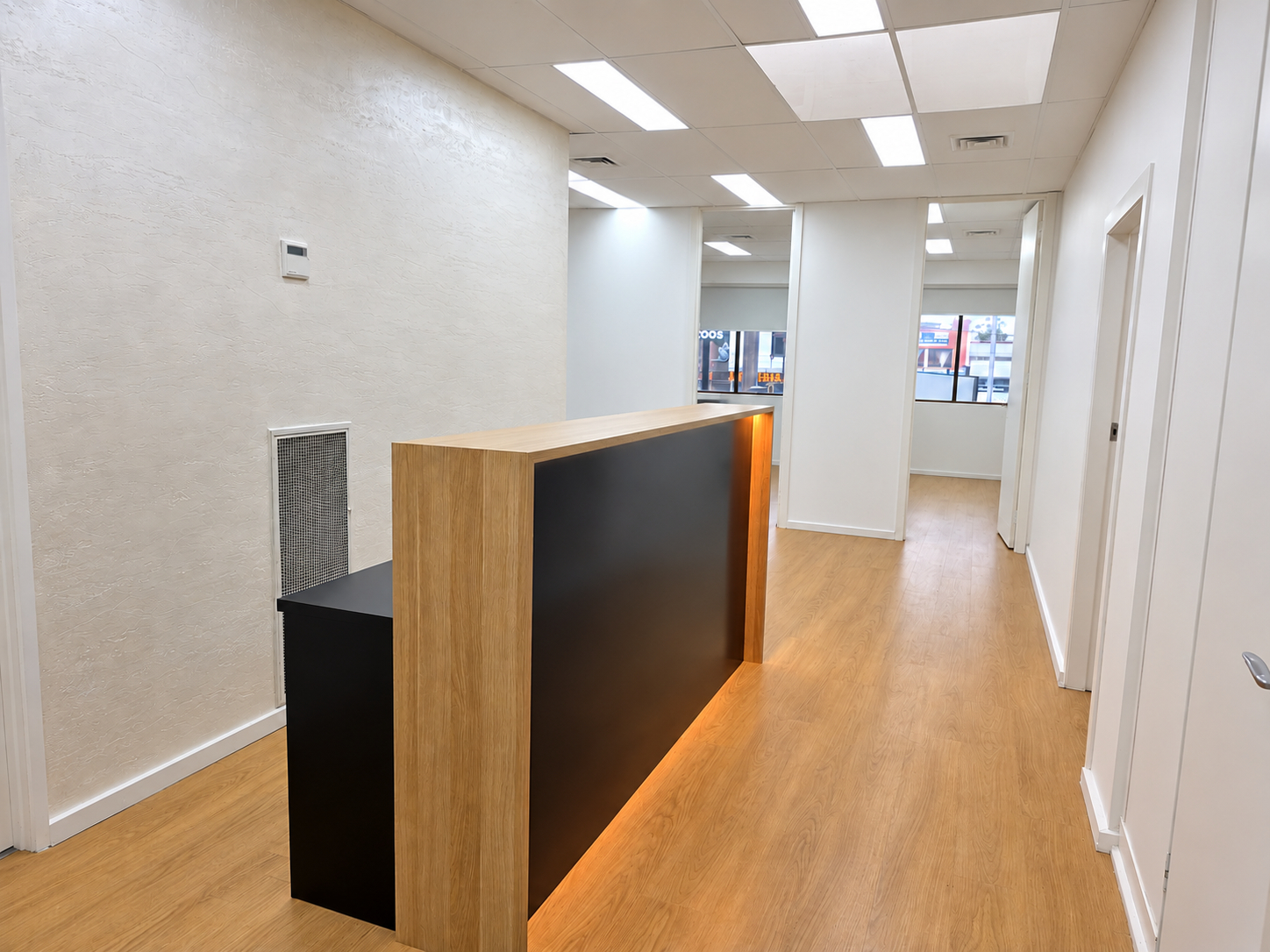 BEACHSIDE MAIN STREET  FIRST LEVEL - STREET FRONT OFFICE SPACES FOR LEASE