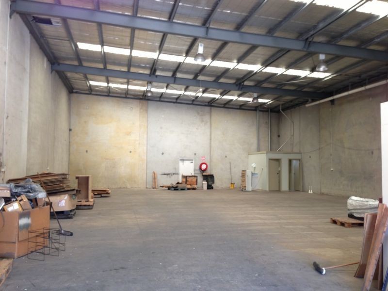 TILT PANEL HIGH CLEARANCE WAREHOUSE