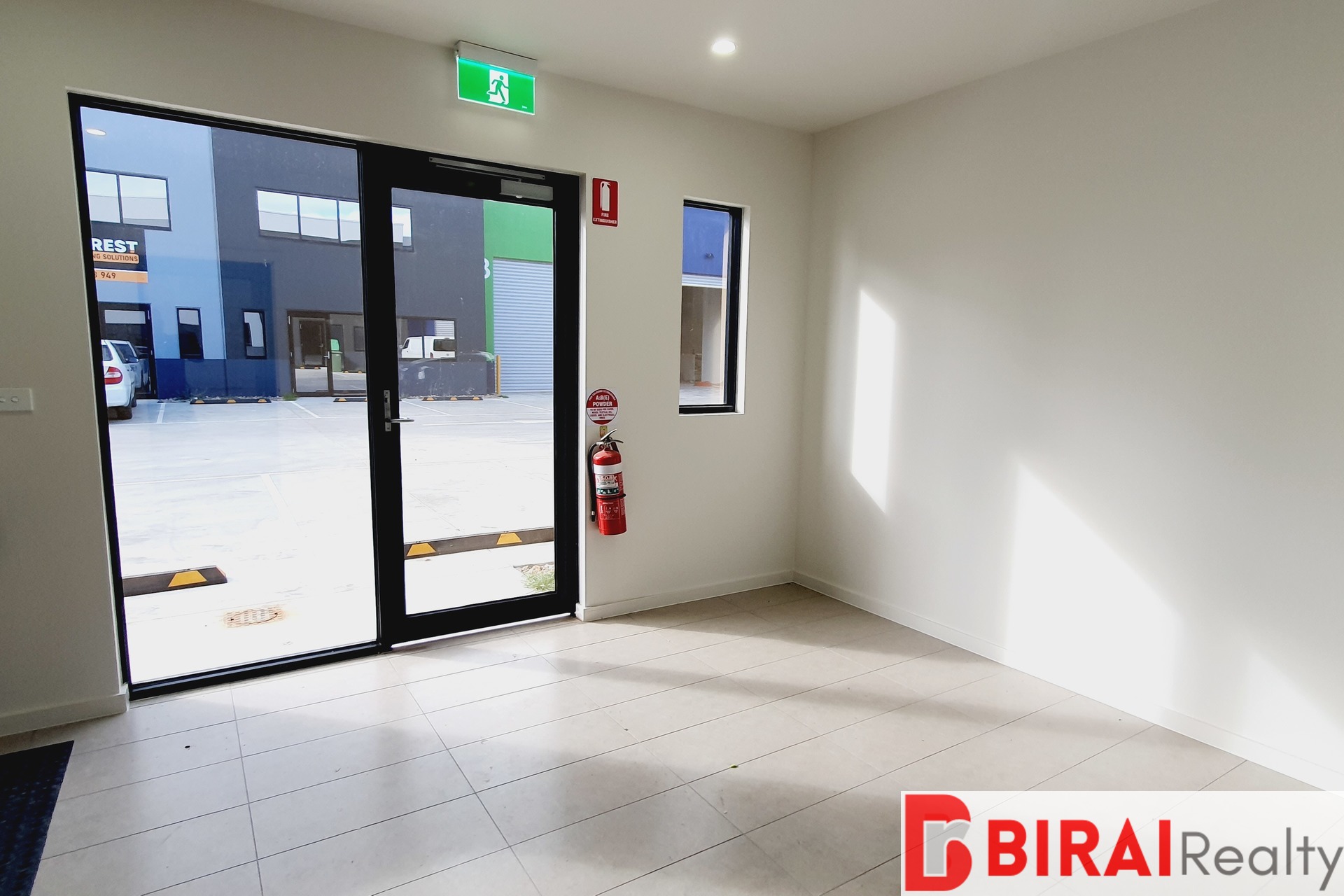 FOR LEASE | WAREHOUSE IN ARDEER 333m2*
