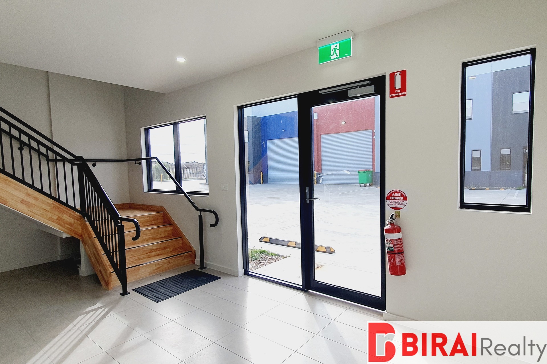 FOR LEASE | WAREHOUSE IN ARDEER 333m2*
