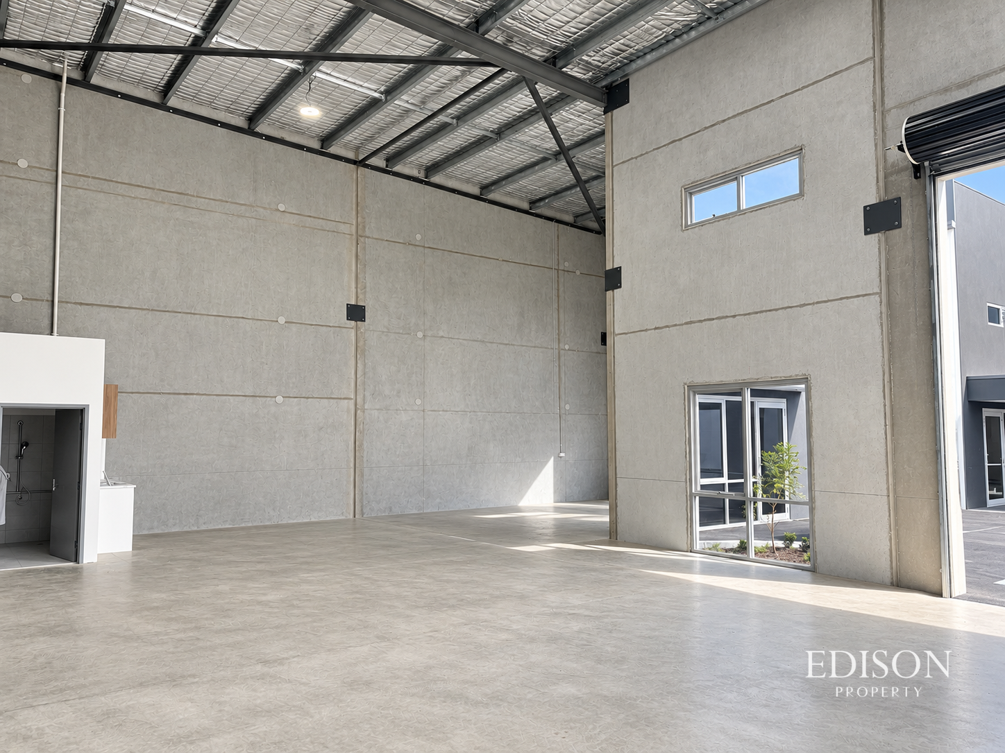 CHOICE OF TWO BRAND NEW WAREHOUSES - TONKIN PARK
