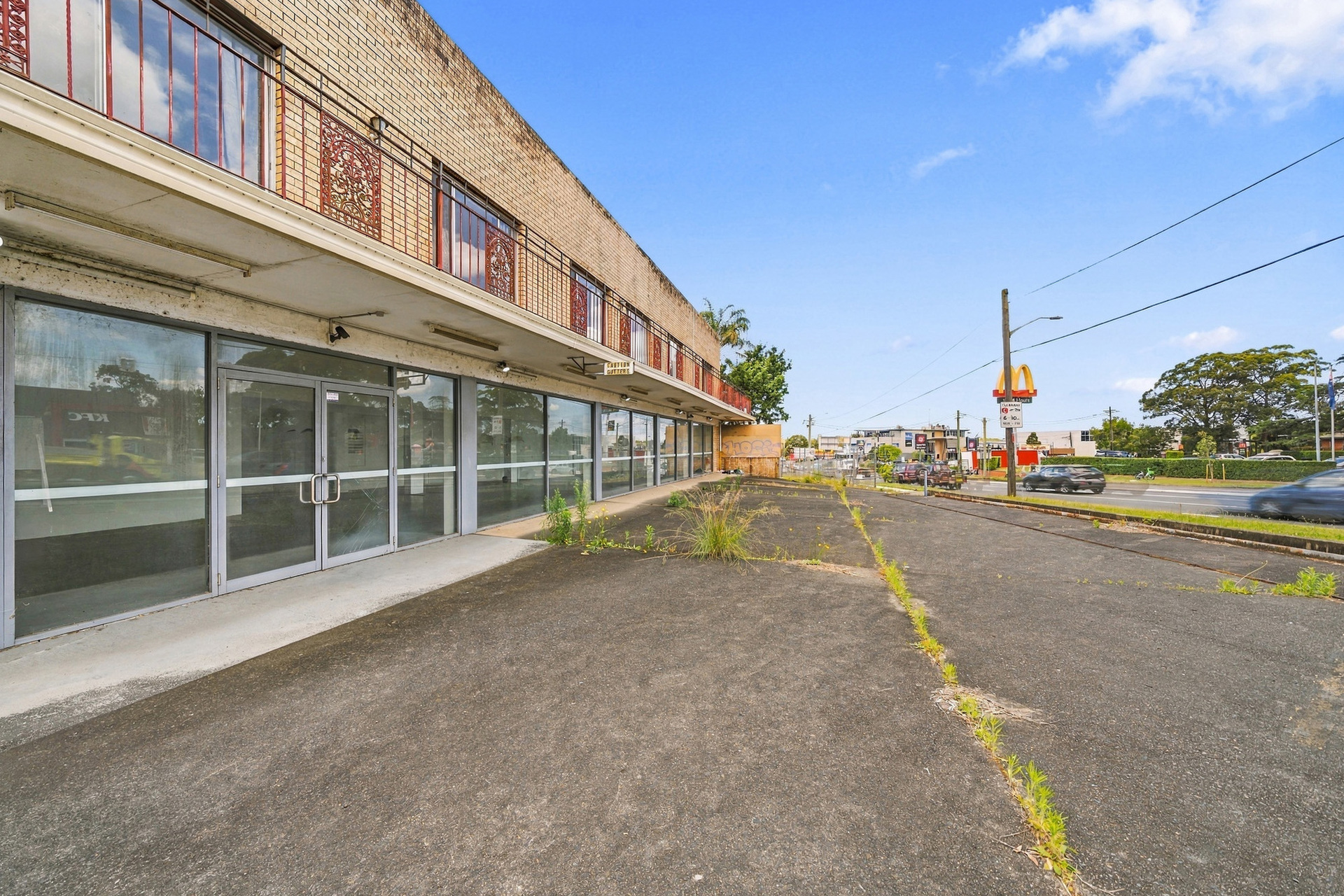 High-Exposure Corner Premises with Spacious Residence on 758.8sqm