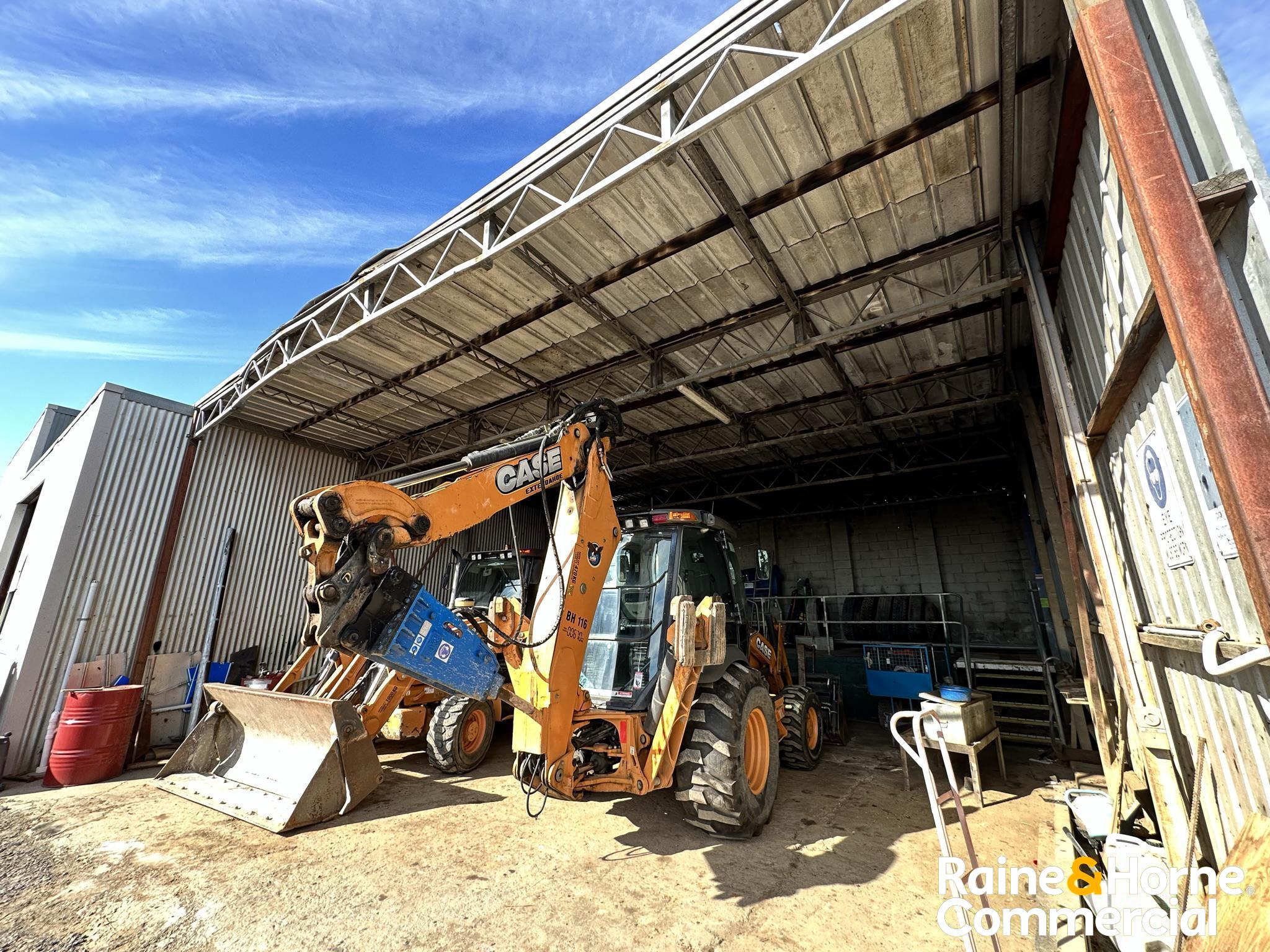 Industrial Property with Versatile Facilities