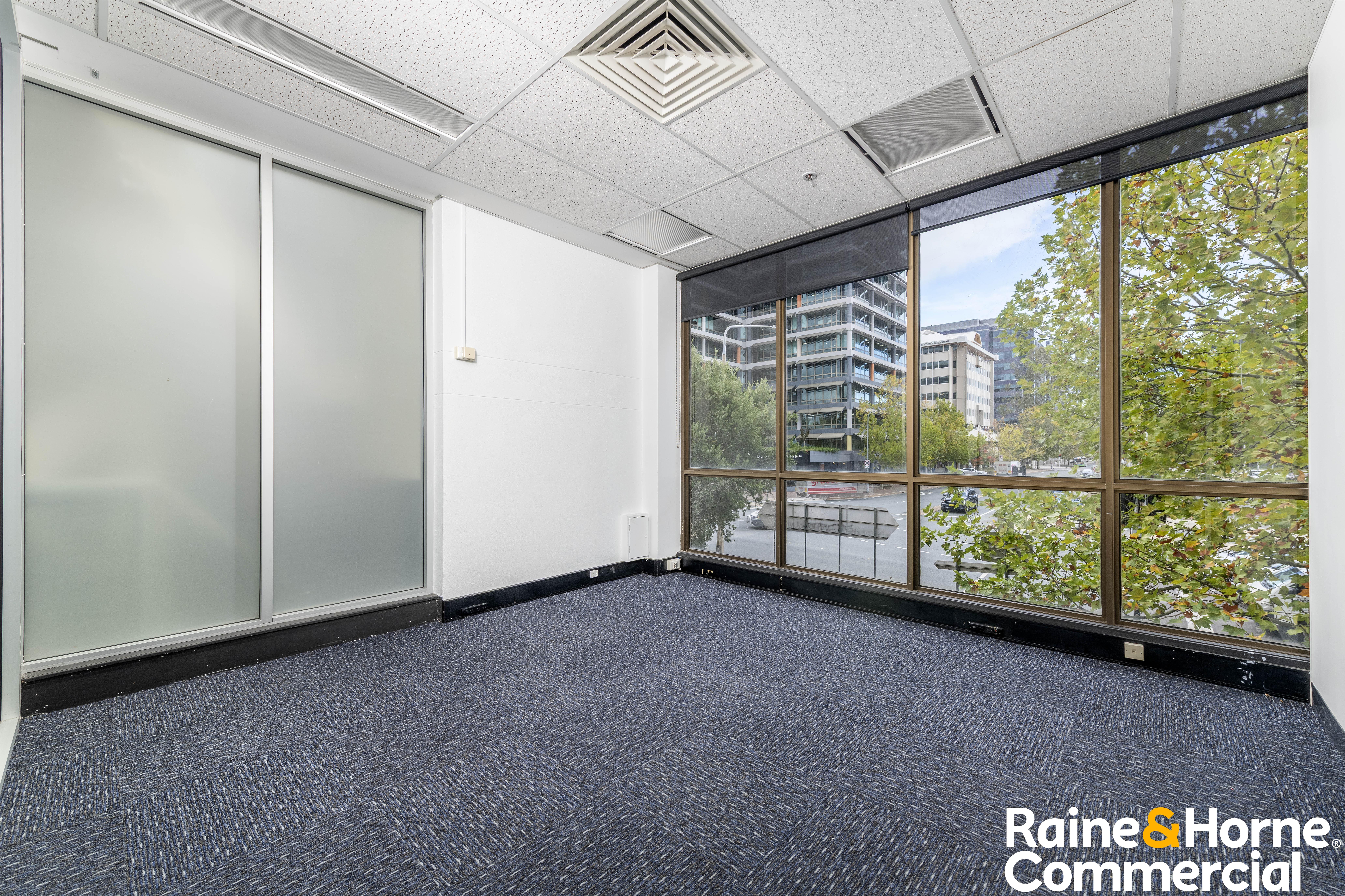 Level 1 Office on Canberra City Fringe