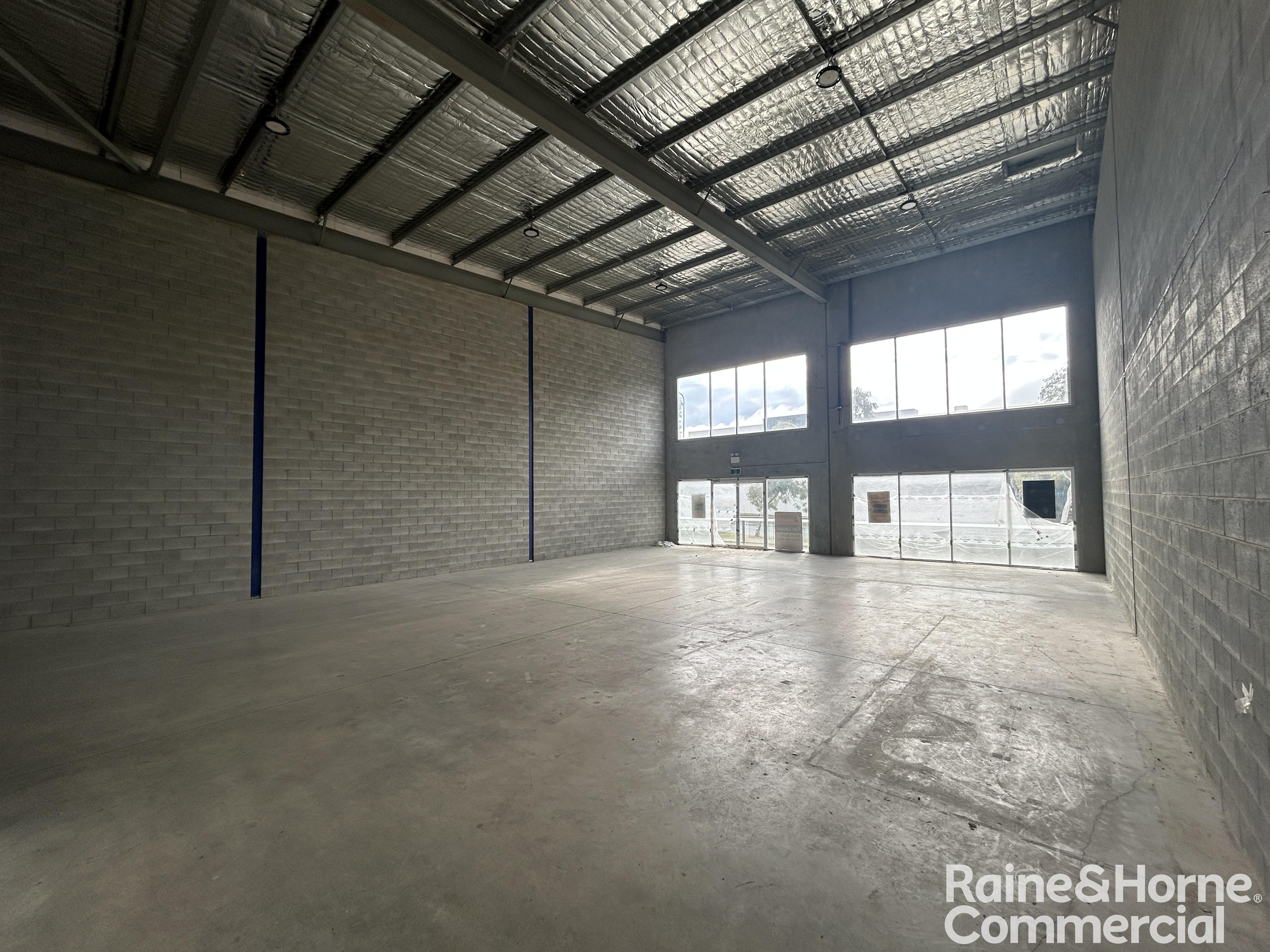 Modern Industrial Showroom/Warehouse