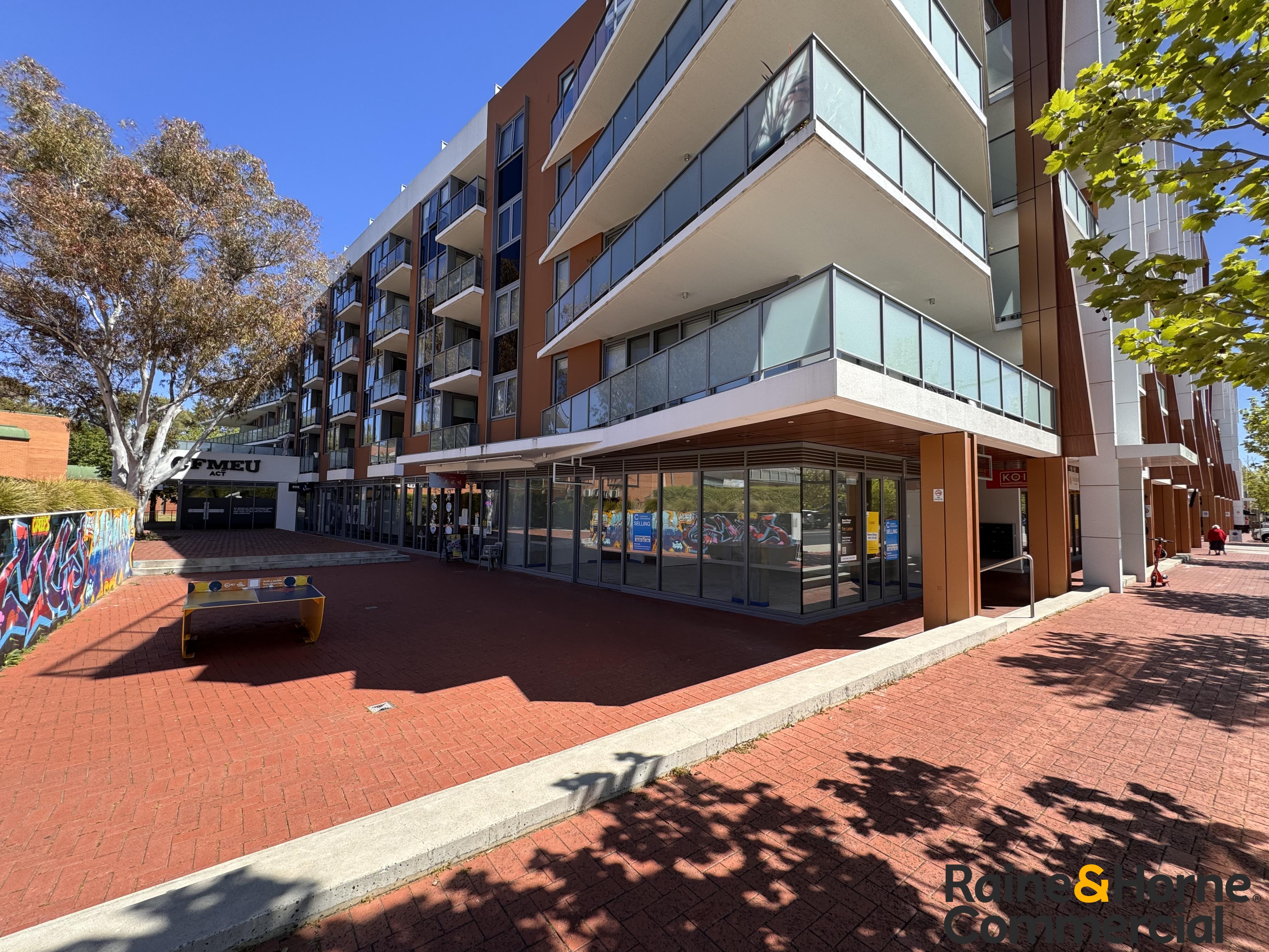 Fantastic Retail/Hospitality Opportunity with Large Outdoor Area