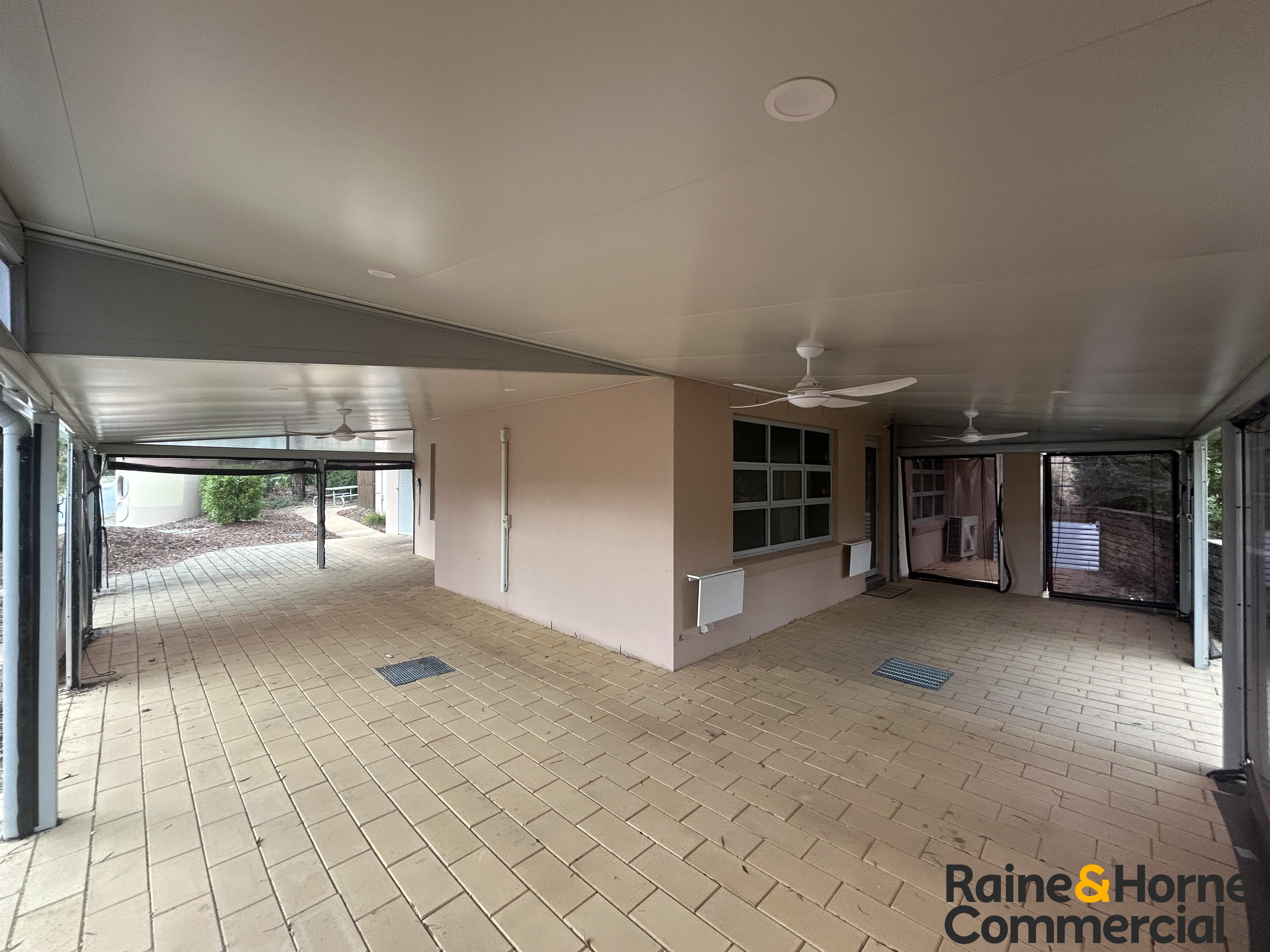 Fully Equipped Commercial Kitchen with Alfresco Entertaining Area