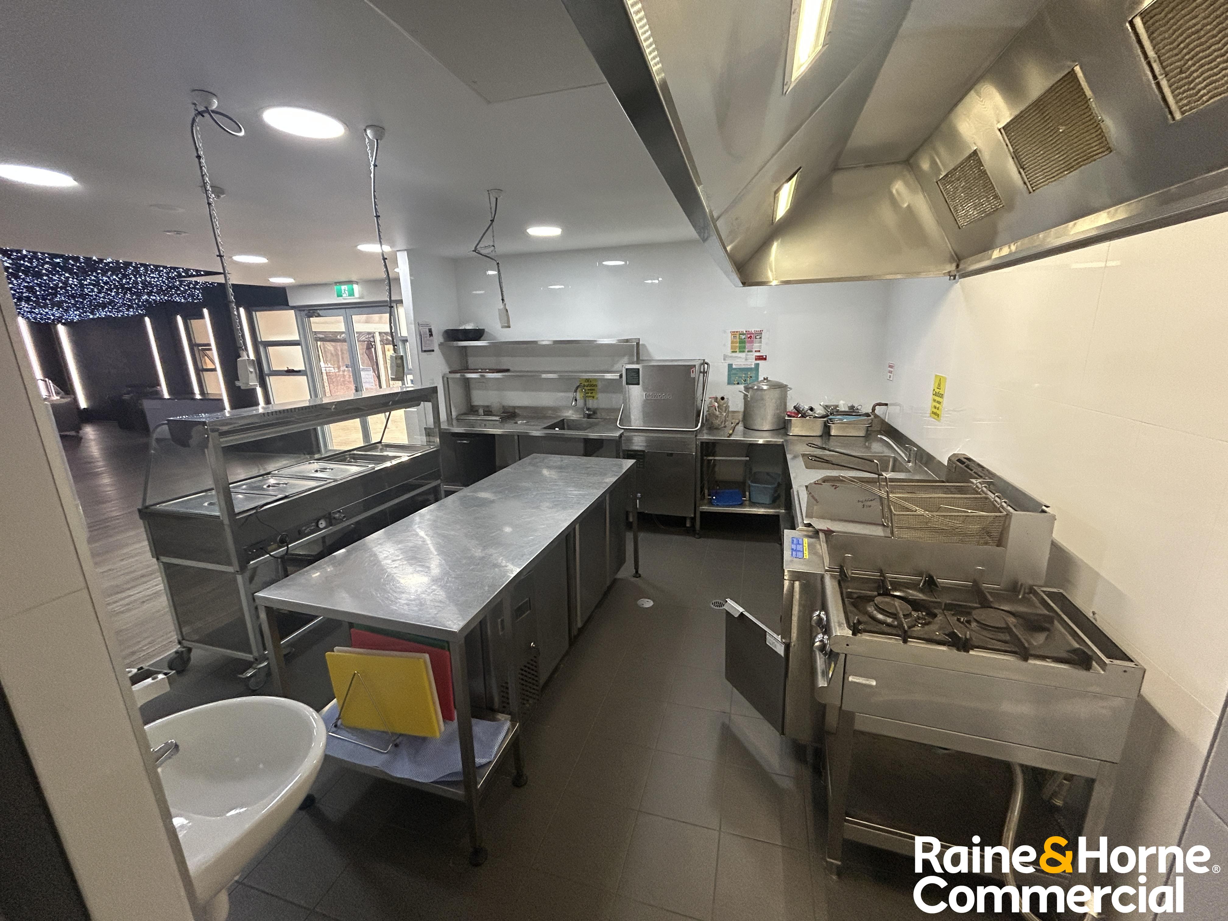 Fully Equipped Commercial Kitchen with Alfresco Entertaining Area