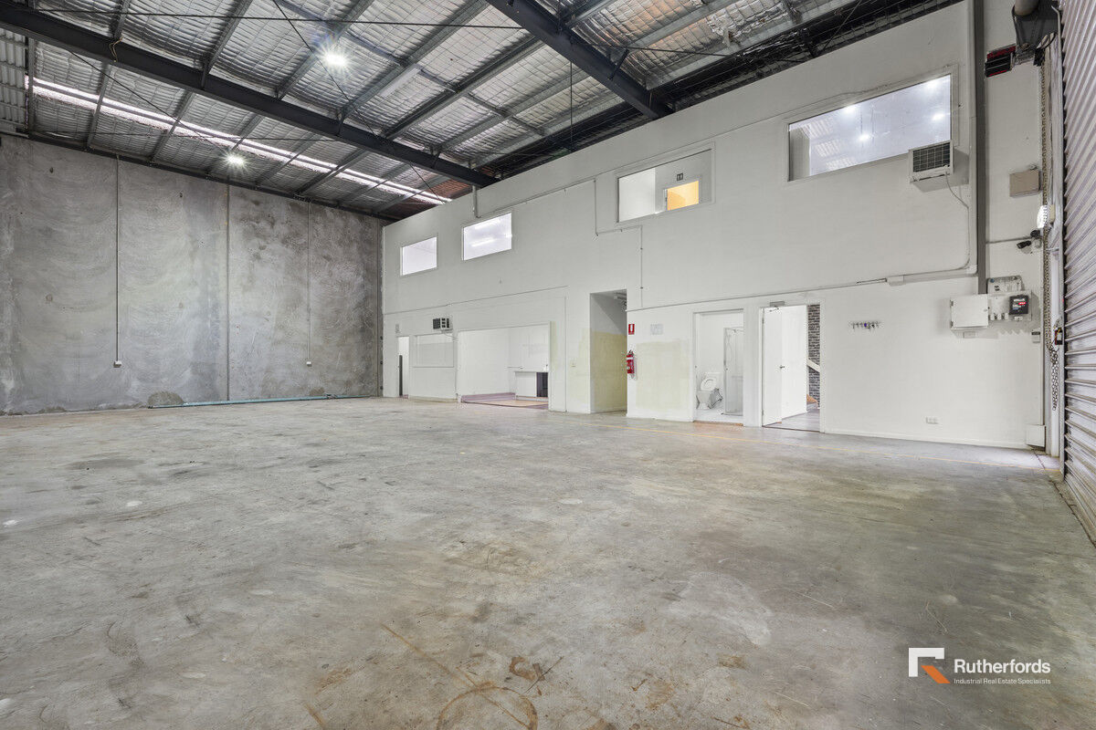 LOOK NO FURTHER  SUPERB OFFICE WAREHOUSE FOR LEASE!!