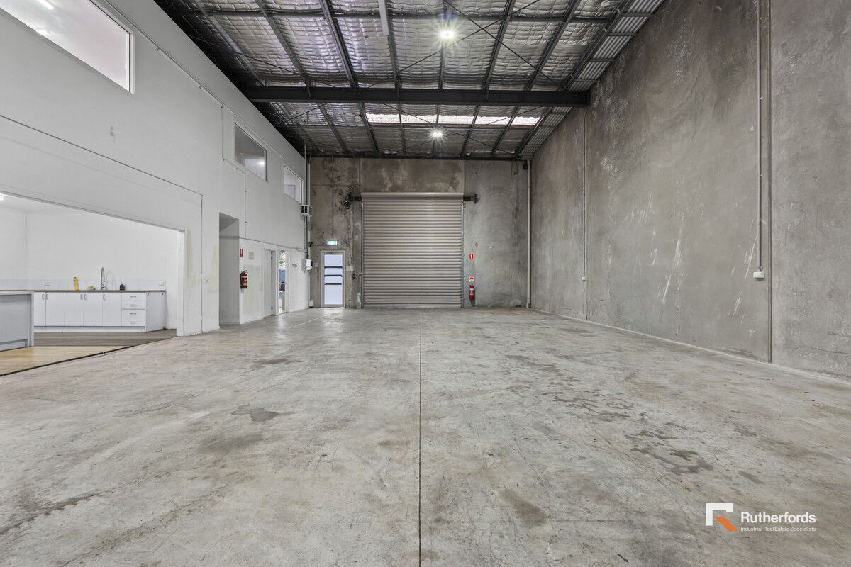 LOOK NO FURTHER  SUPERB OFFICE WAREHOUSE FOR LEASE!!