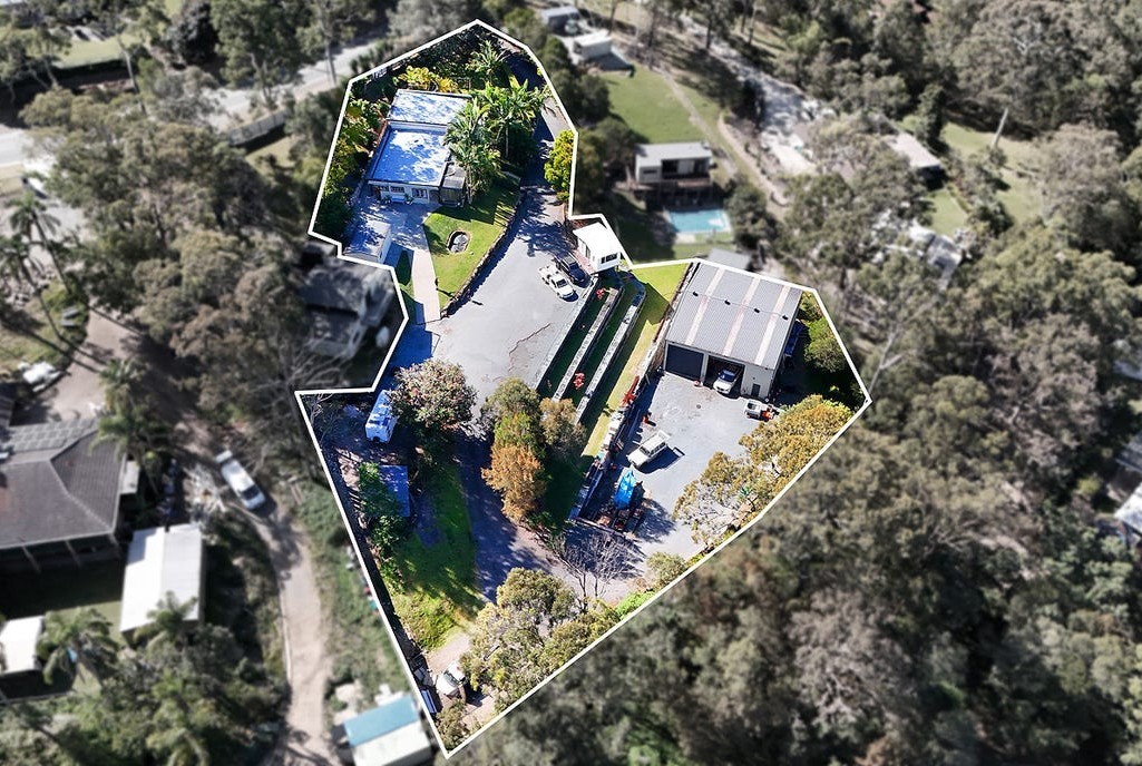 4 BEDROOM HOME + INDUSTRIAL SIZED SHED: IDEAL HOBBY SITE OR WORK-FROM-HOME SOLUTION