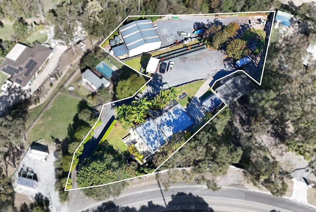 4 BEDROOM HOME + INDUSTRIAL SIZED SHED: IDEAL HOBBY SITE OR WORK-FROM-HOME SOLUTION