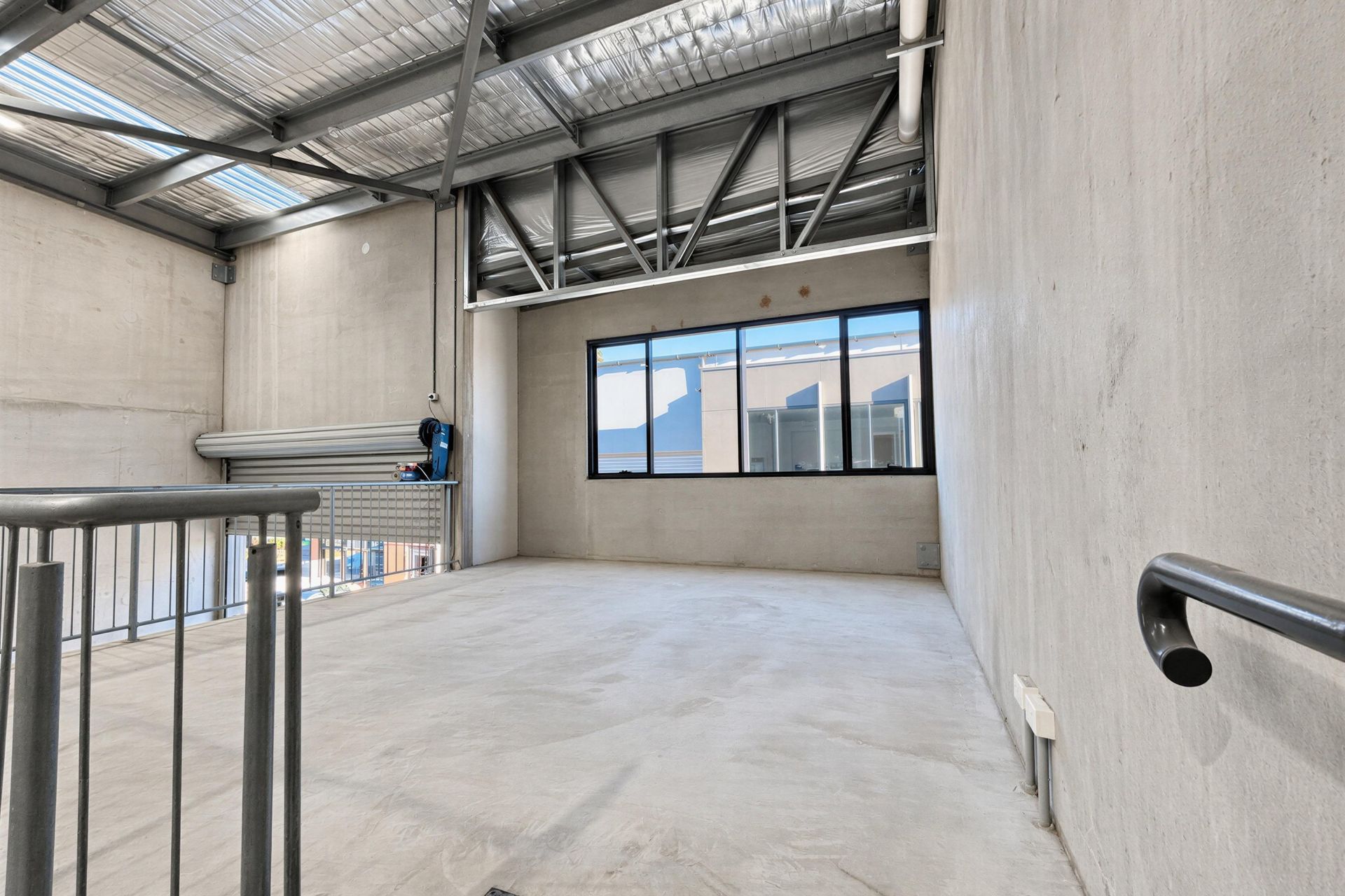 High-Clearance Office/Warehouse in BIZ Homebush