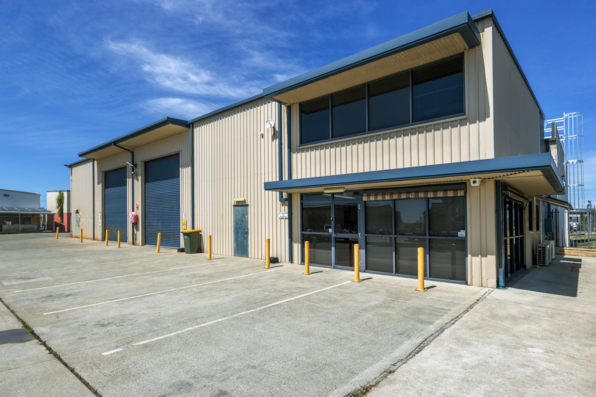 Freestanding industrial facility with office and secure hardstand
