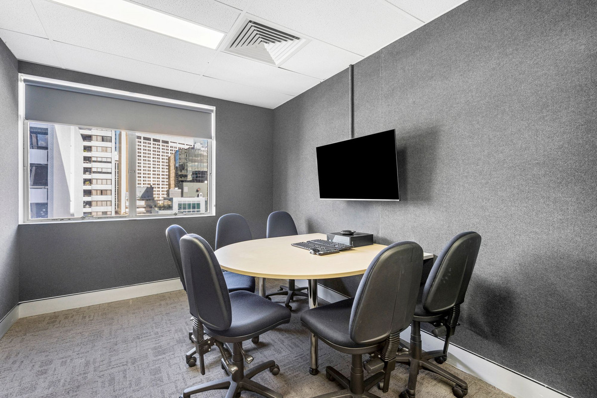 MOVITATED SELLER Fitted 154sqm unit | Two car parks. Oxford Centre Spring Hill