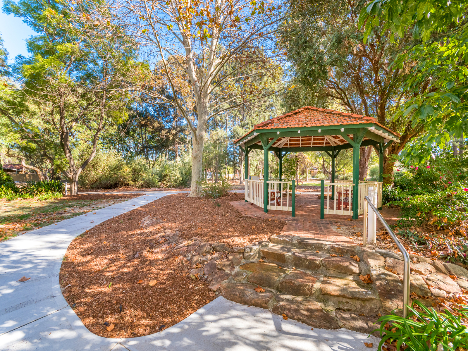 Collier Park Village1 Como EX 18