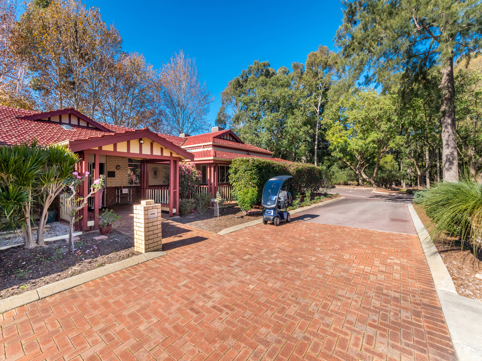 Collier Park Village1 Como EX 4