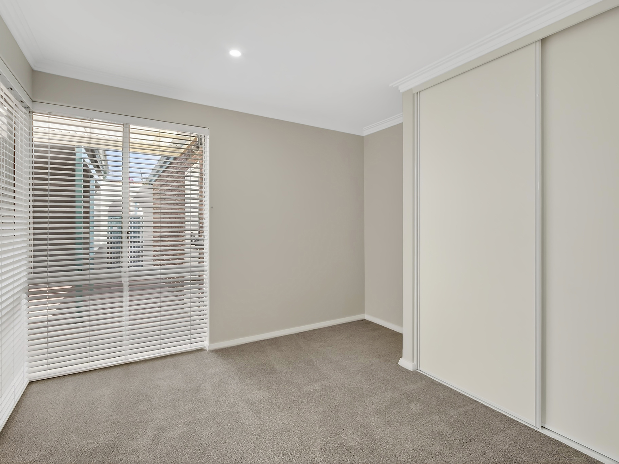 020 Open2view ID1000627 Unit 2 9 Ridge Street South Perth