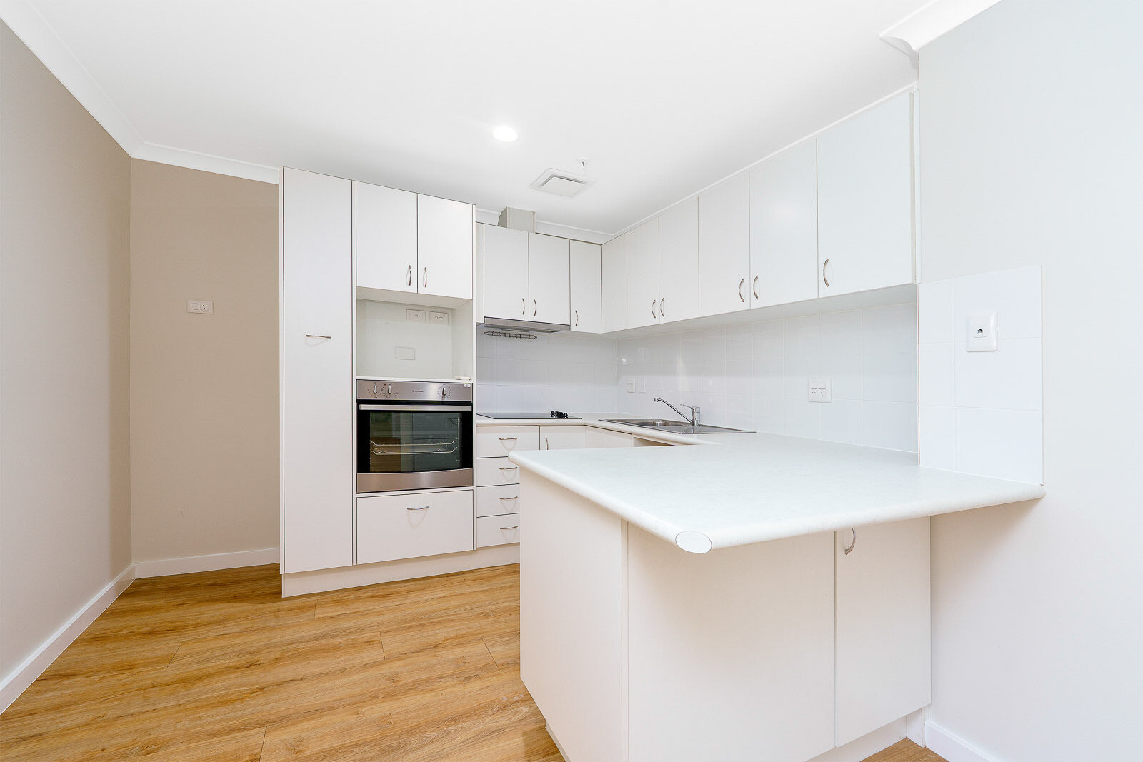 A Rare Opportunity to Purchase a 2 Bed Ground Floor Apartment at the Popular Moline Village!