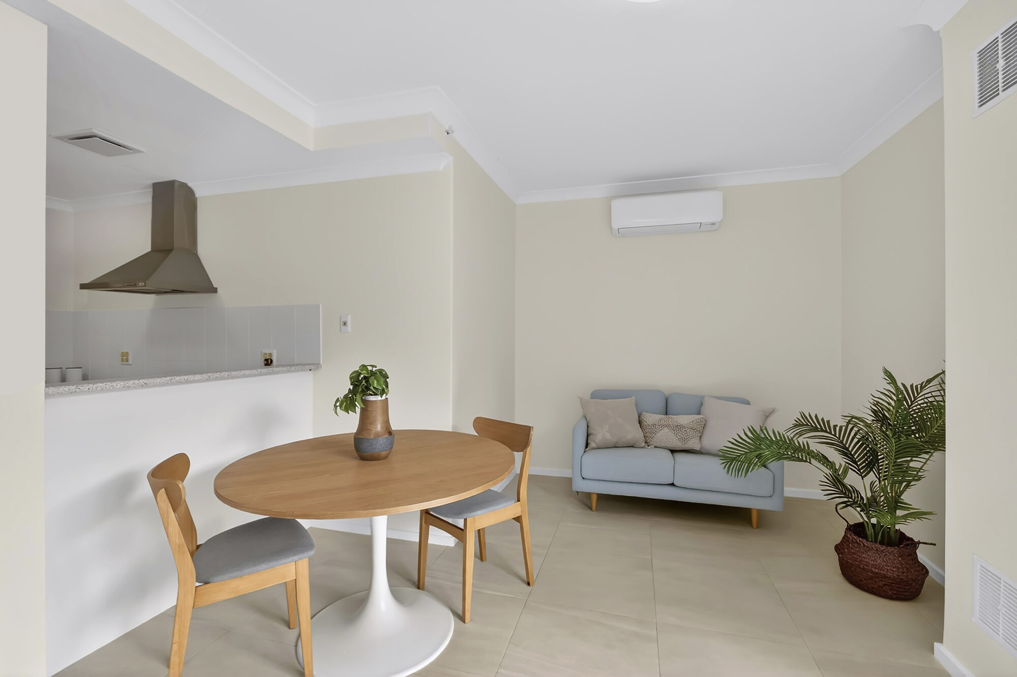 Beautiful, Fully Refurbished 1 Bed Apartment - Get in Quick to Secure this affordable apartment at the Popular Moline Village!