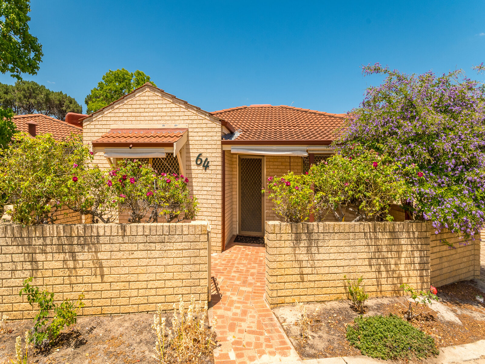 Get in Quick to Secure Your New Lifestyle at an Affordable Price in the Beautiful Collier Park Village!!