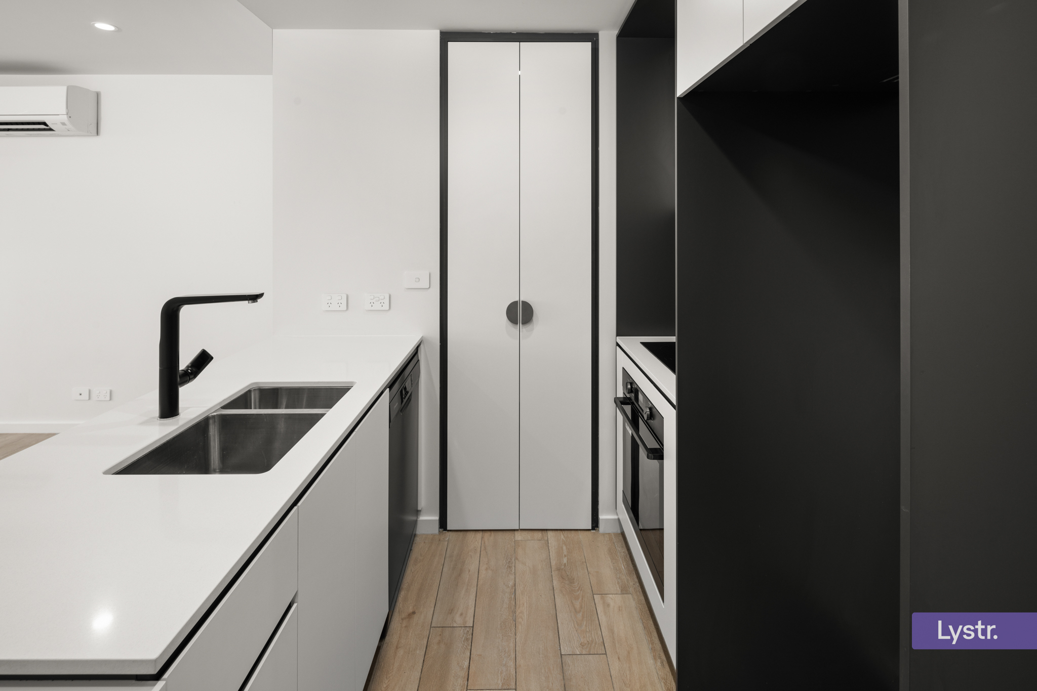 Property photo 3 of 18 for 504/2 Terry Connolly Street, Coombs ACT 2611