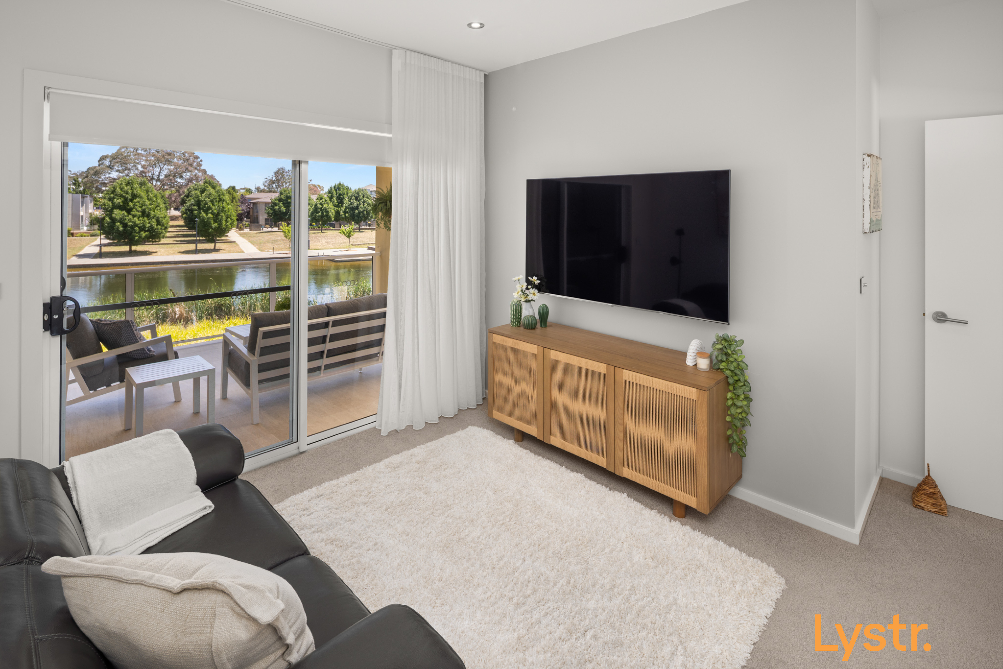Property photo 11 of 15 for 7 Dickins Street, Forde ACT 2914